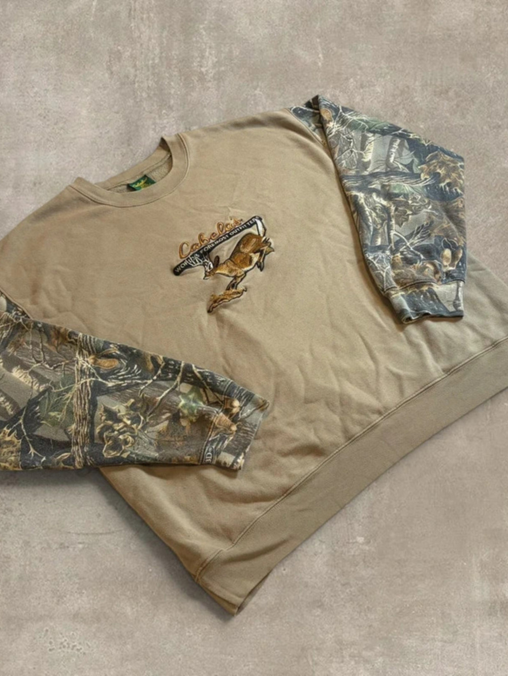 Vintage Cabelas Camo Sleeve Crewneck Sweatshirt Mens 2XL Tan Deer Embroidery Y2K